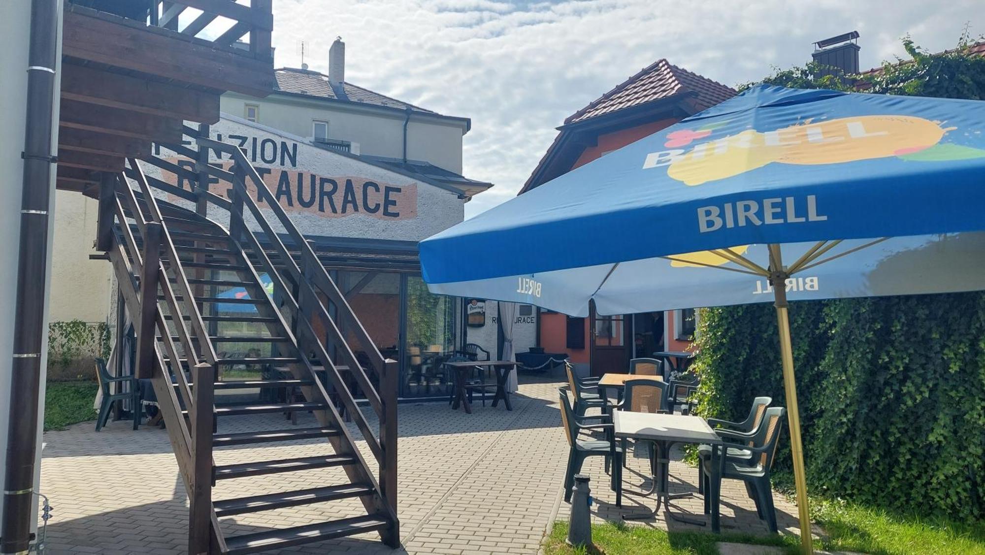 Penzion A Restaurace U Strnada Klatovy Extérieur photo