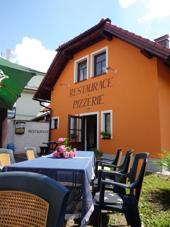 Penzion A Restaurace U Strnada Klatovy Extérieur photo